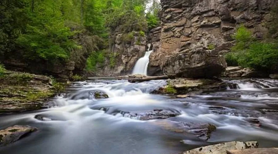 10 Top Best Waterfalls in North Carolina 2024